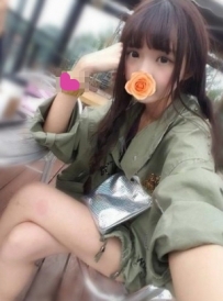 清純學生妹   今日下海想要做她的第一個客人嗎現在就可...