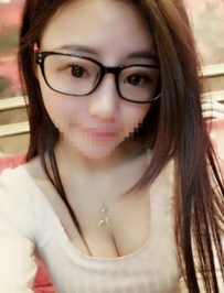 茜茜：162cm/46kg/D/22歲 漂亮清秀 身材纖瘦 氣質可愛很會撒嬌