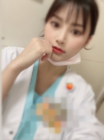 陳雯娜  161/47/C  22歲 小穴穴就跟處女一樣的緊實耐幹喔