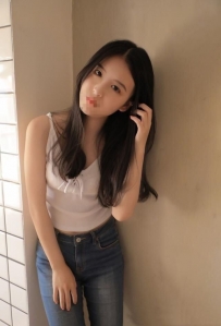 XXXX大學系花“陳子萱”  160cm Ccup 46kg 21歲 為人溫