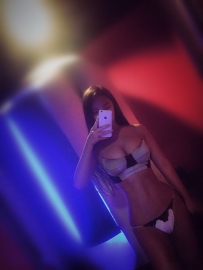 夜店舞娘   舞依 165  47kg  E+  24歲 外貌清純   身材性感火辣