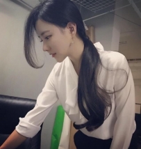 文靜氣質的音樂老師 真的超級溫柔唷 絕對是女神級別